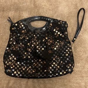 💛Black/Gold Handbag w/Wrist strap💛